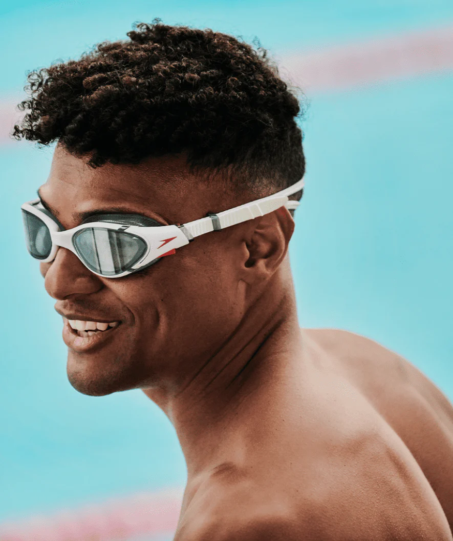 Speedo okulary pływackie treningowe - Biofuse 2.0 - Biały (Smoke soczewki) - Image 4